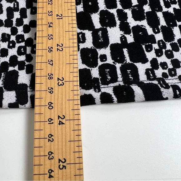 Adrienne Vittadini Black and White Patterned Blouse size XL - Picture 6 of 6